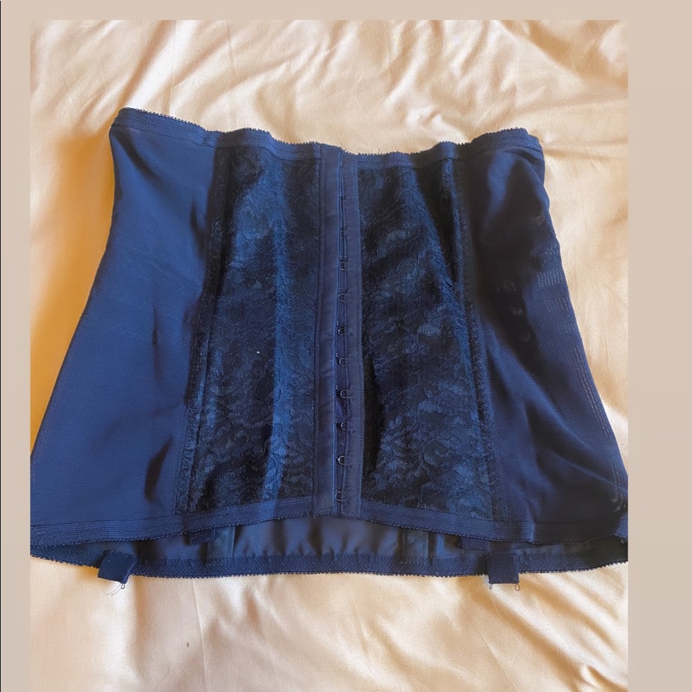 Waist cincher